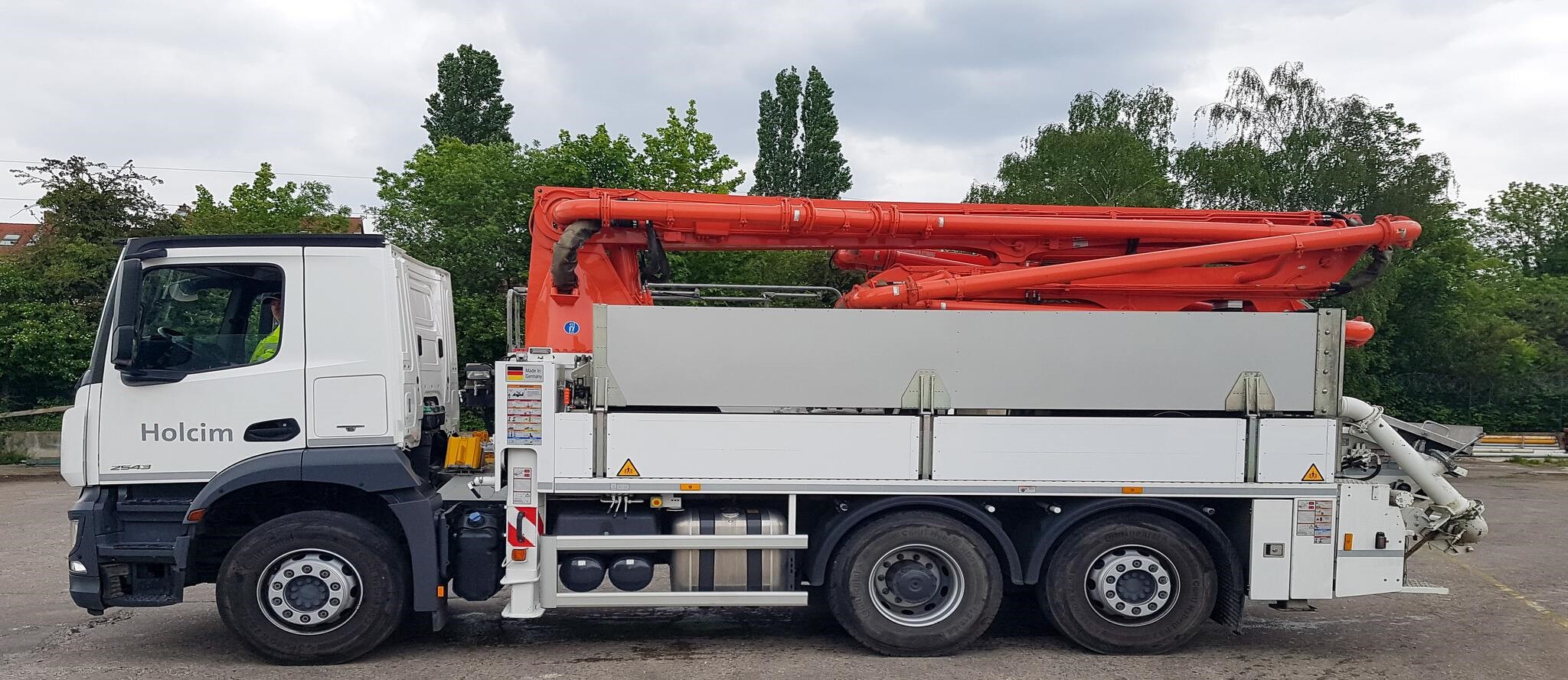 Das Bild zeigt die Betonpumpe M 20 im Profil